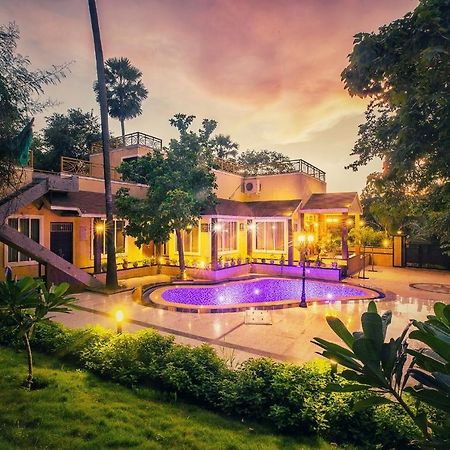 Aashiyaanaa Villa "The Palace" Мумбаи Экстерьер фото